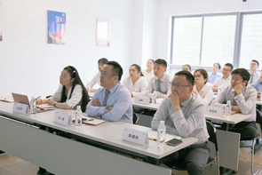 371 破浪前行 開拓新局——寧波德奧召開2023年半年度工作總結會議