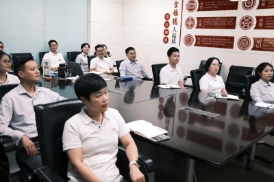 500 紹興德奧順利召開2025年半年度工作總結會議